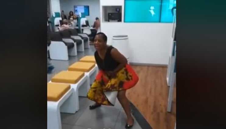 VIDEO: Woman Pees Inside FNB Branch After Finding Locked Toilets