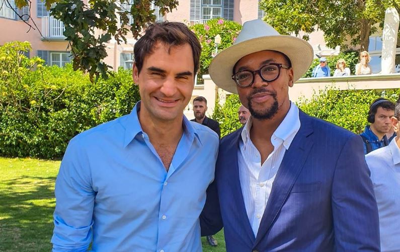 Maps Maponyane Hangs Out With Roger Federer, Plays Tennis Friendly